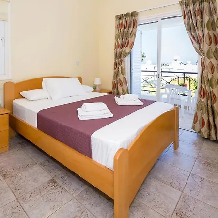 Aleta * Protaras